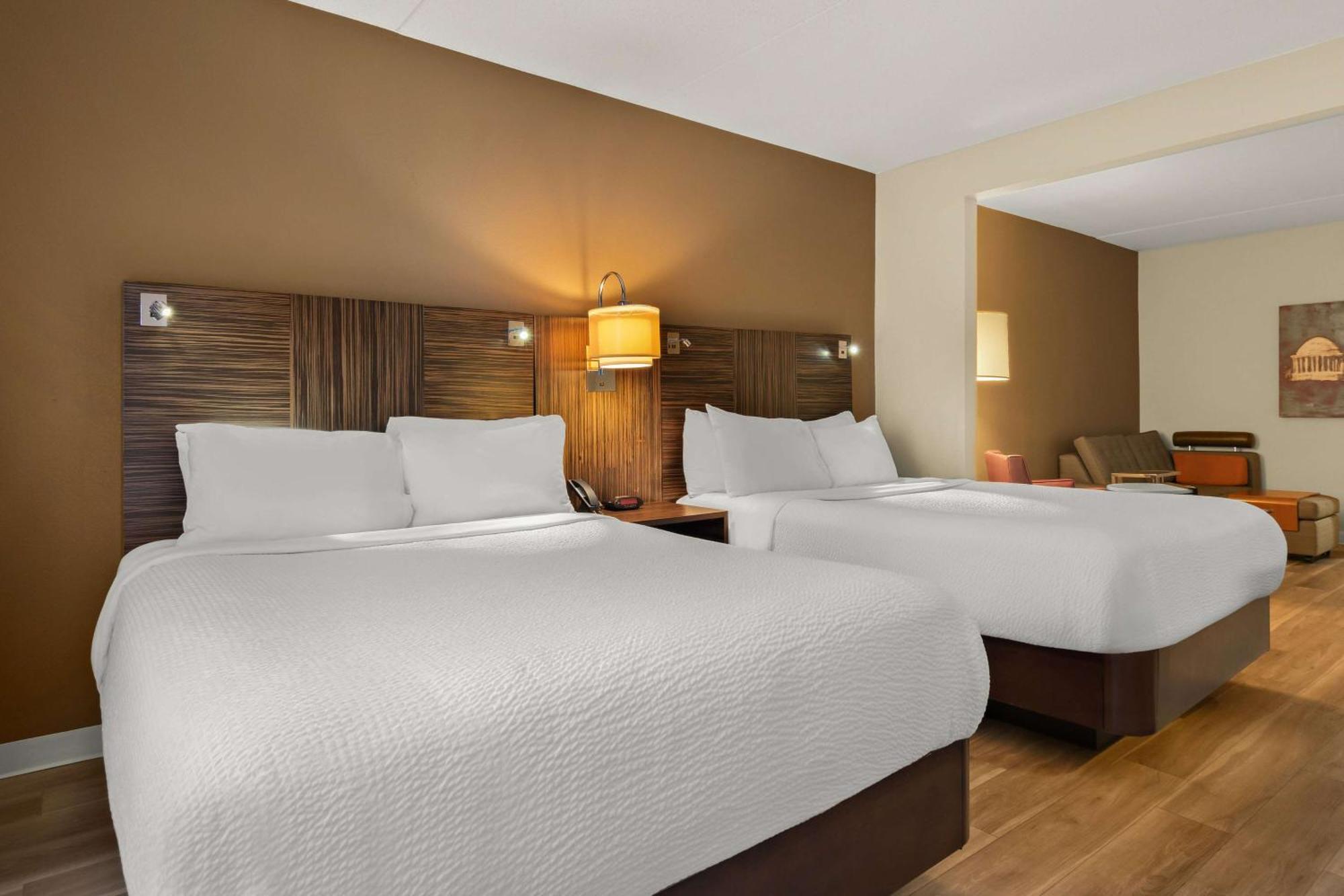 Ramada By Wyndham Harrisburg/Hershey Area Exterior photo