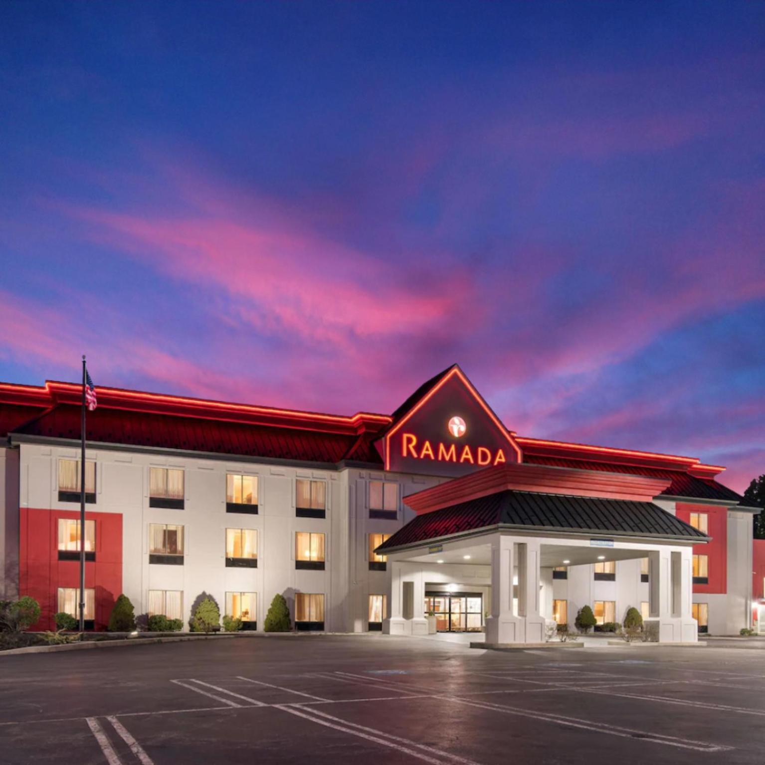 Ramada By Wyndham Harrisburg/Hershey Area Exterior photo